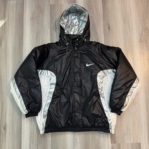 NIKE 90’s Vintage Nylon Puffer Jacket Black Silver White Women’s XL